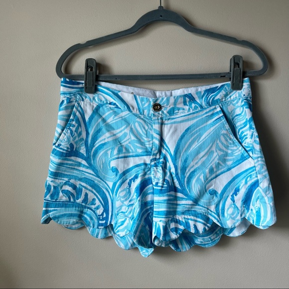 Lilly Pulitzer Buttercup Scalloped Tiger Print Shorts size 2 - Picture 2 of 8